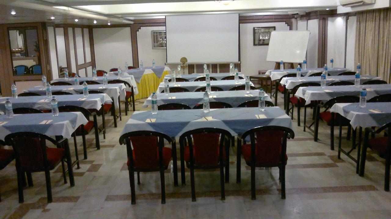 Hotel Kohinoor Executive Pune Bagian luar foto