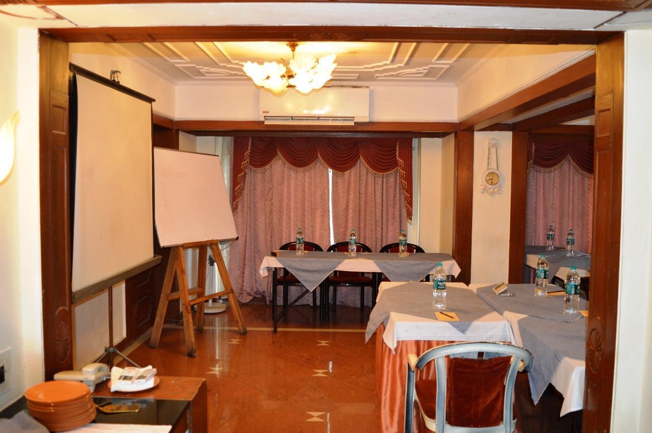 Hotel Kohinoor Executive Pune Bagian luar foto