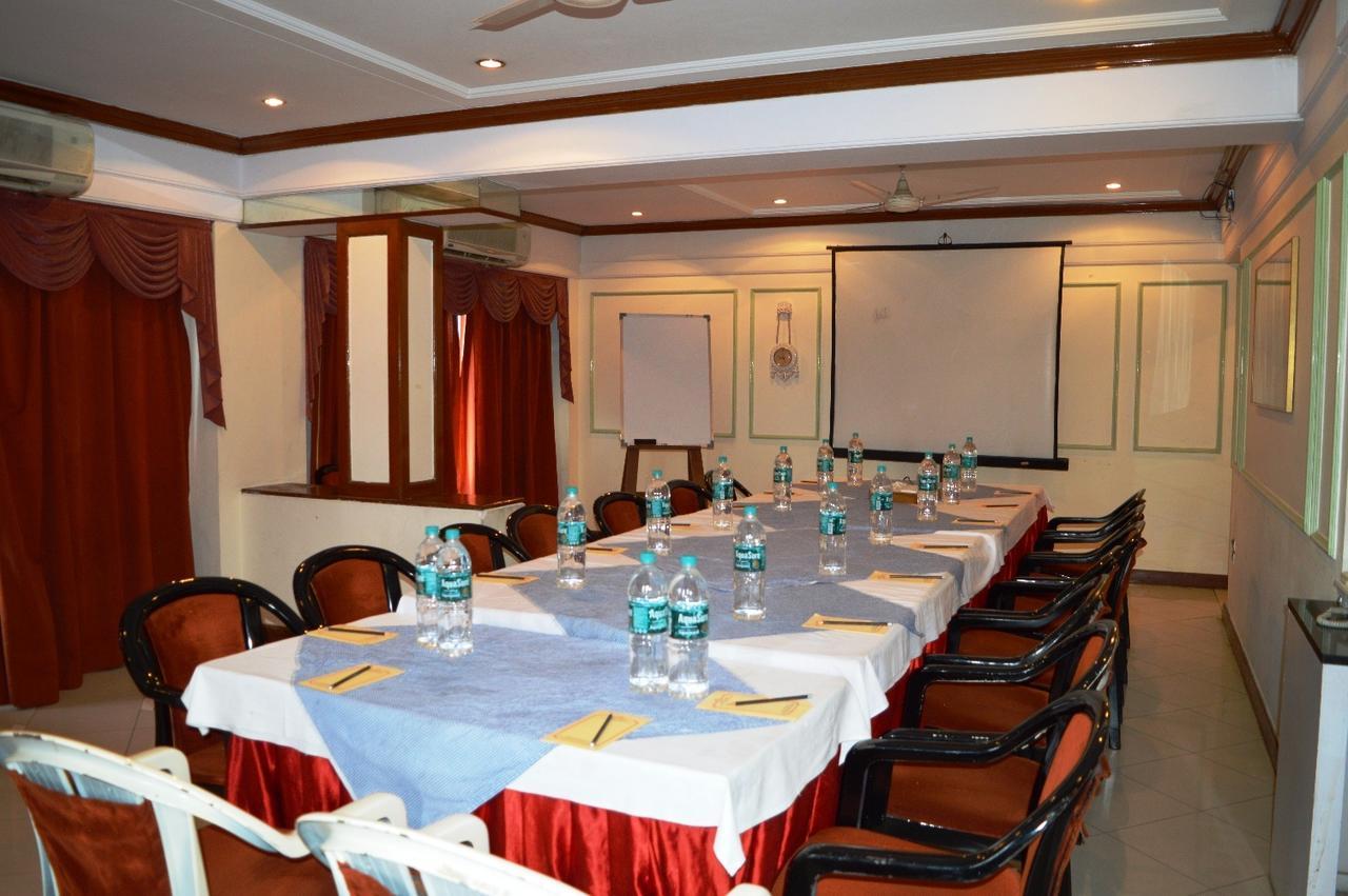 Hotel Kohinoor Executive Pune Bagian luar foto