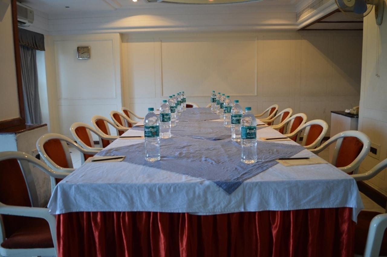 Hotel Kohinoor Executive Pune Bagian luar foto