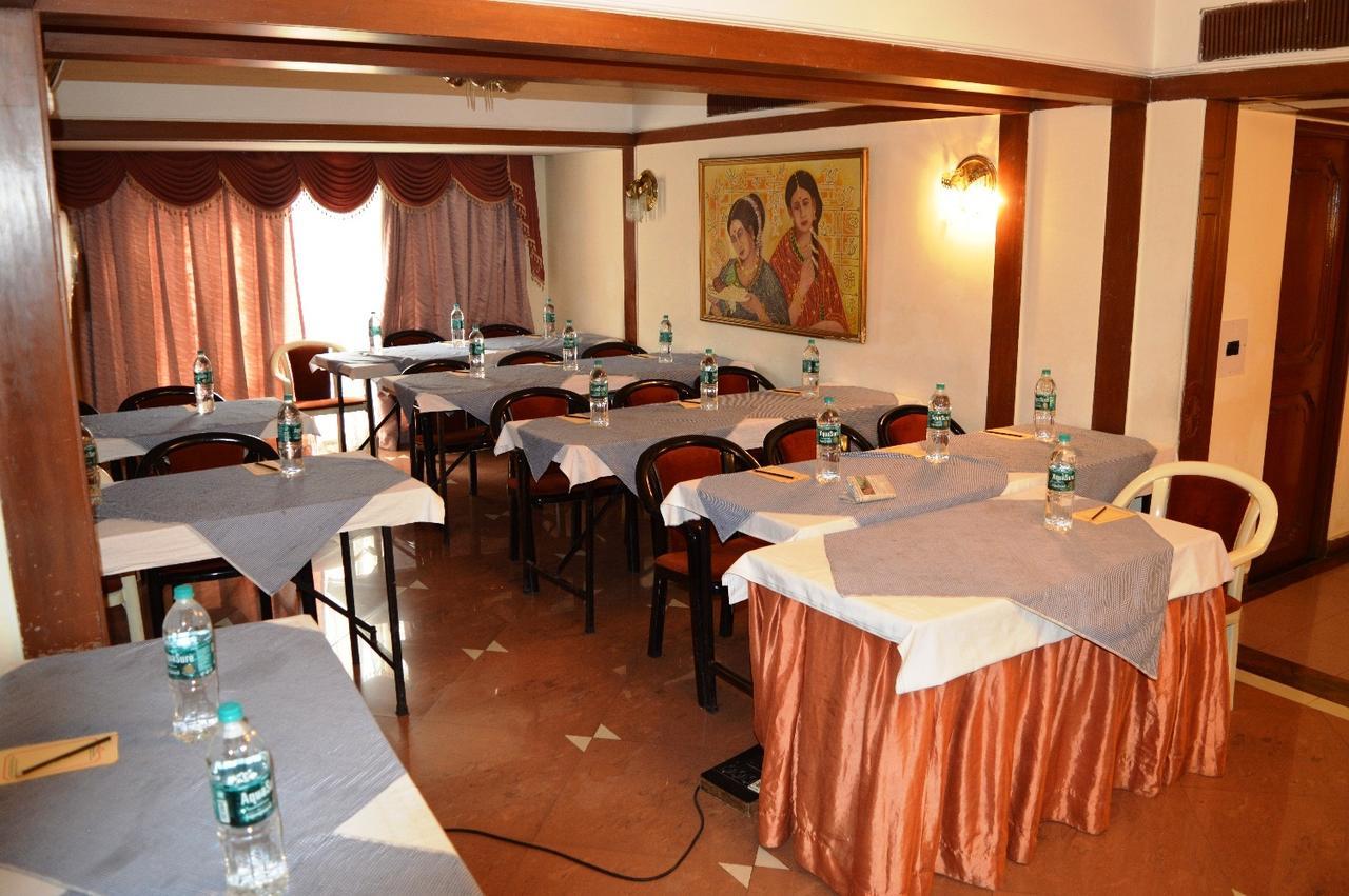 Hotel Kohinoor Executive Pune Bagian luar foto